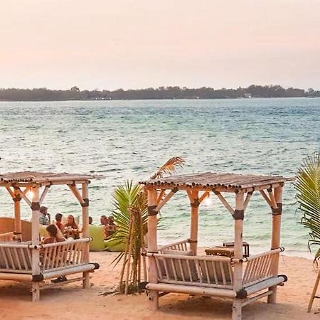 Puri Air Beach Resort & Spa Νησιά Γκίλι Εξωτερικό φωτογραφία