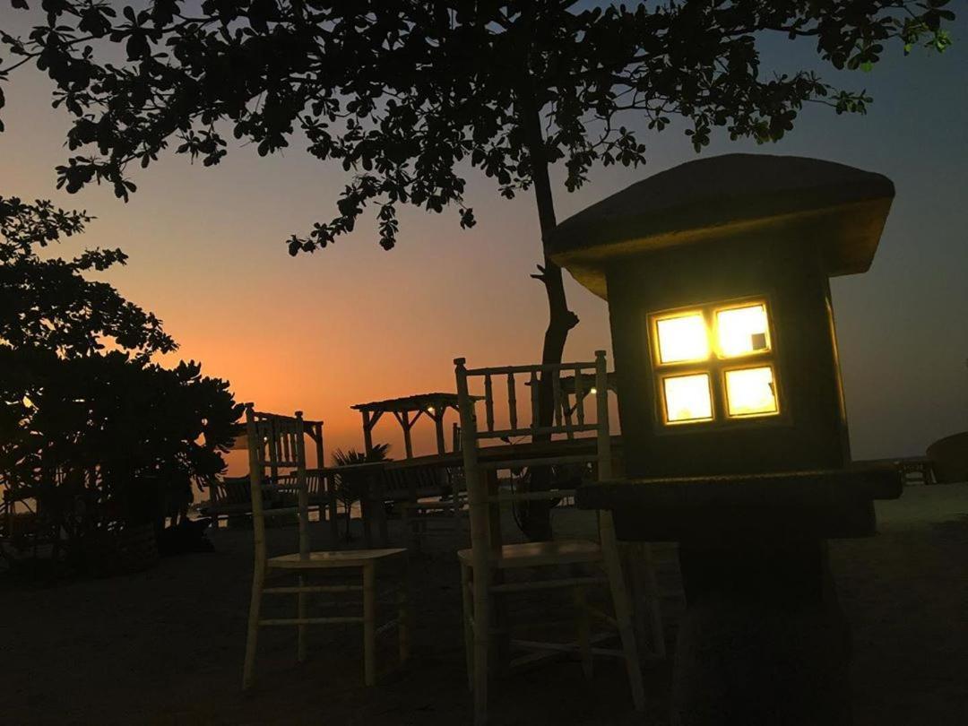 Puri Air Beach Resort & Spa Νησιά Γκίλι Εξωτερικό φωτογραφία