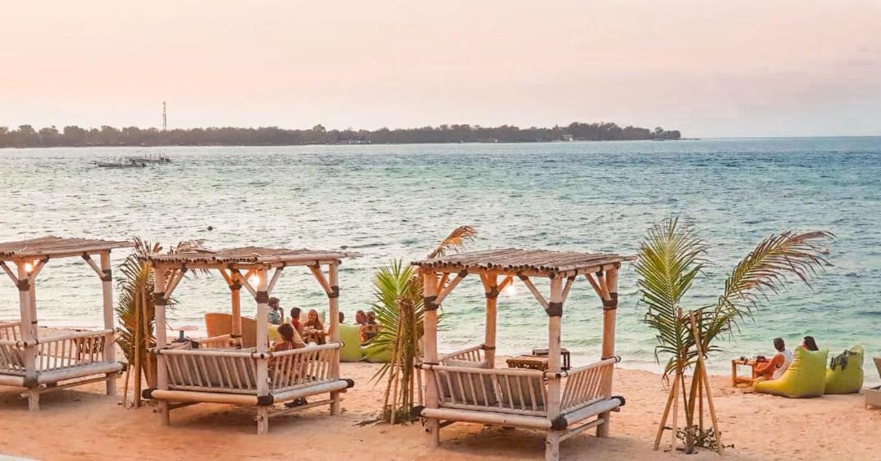 Puri Air Beach Resort & Spa Νησιά Γκίλι Εξωτερικό φωτογραφία