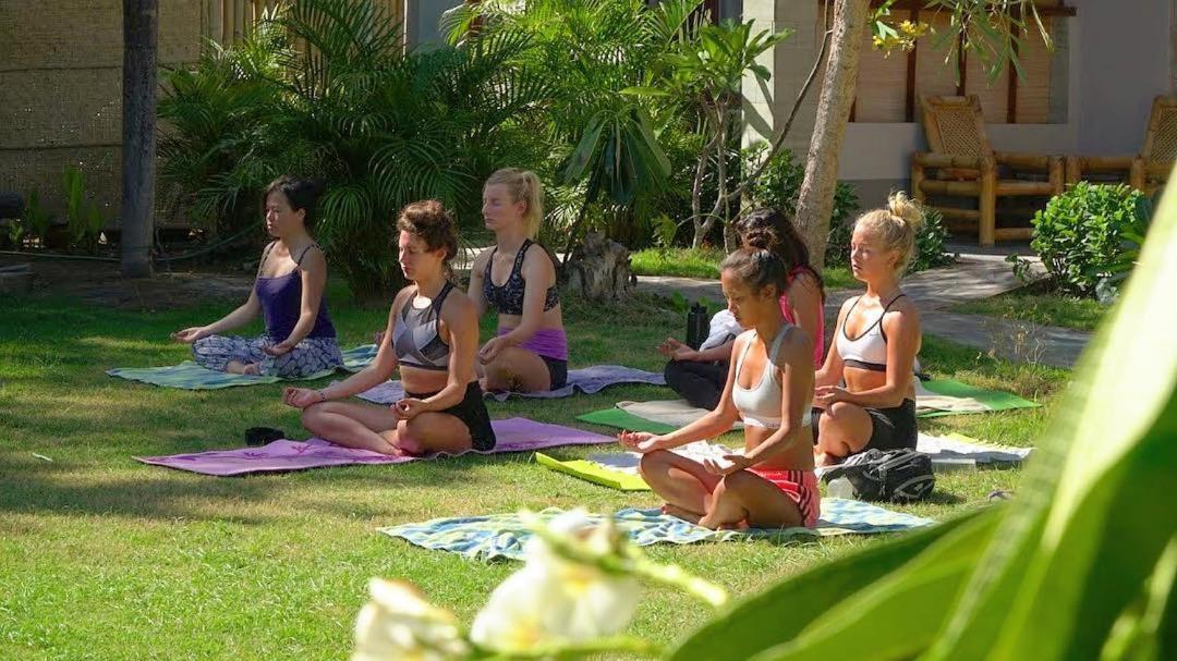 Puri Air Beach Resort & Spa Νησιά Γκίλι Εξωτερικό φωτογραφία