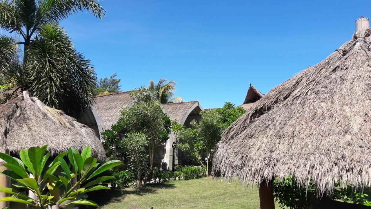 Puri Air Beach Resort & Spa Νησιά Γκίλι Εξωτερικό φωτογραφία