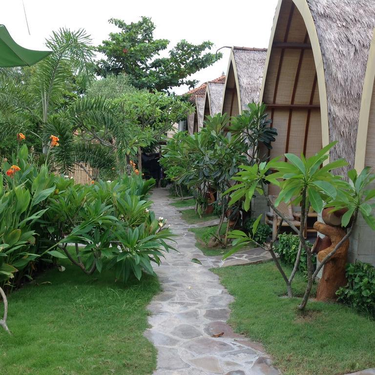 Puri Air Beach Resort & Spa Νησιά Γκίλι Εξωτερικό φωτογραφία