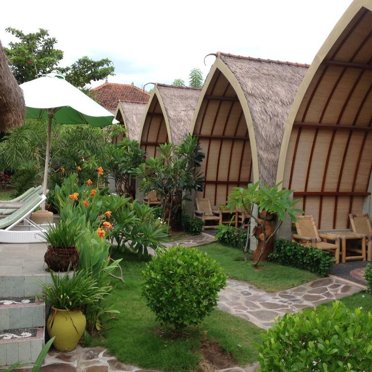 Puri Air Beach Resort & Spa Νησιά Γκίλι Εξωτερικό φωτογραφία