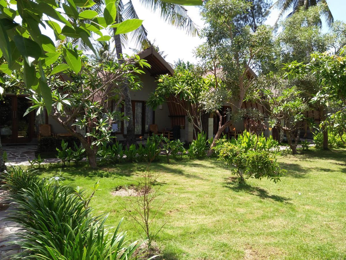 Puri Air Beach Resort & Spa Νησιά Γκίλι Εξωτερικό φωτογραφία