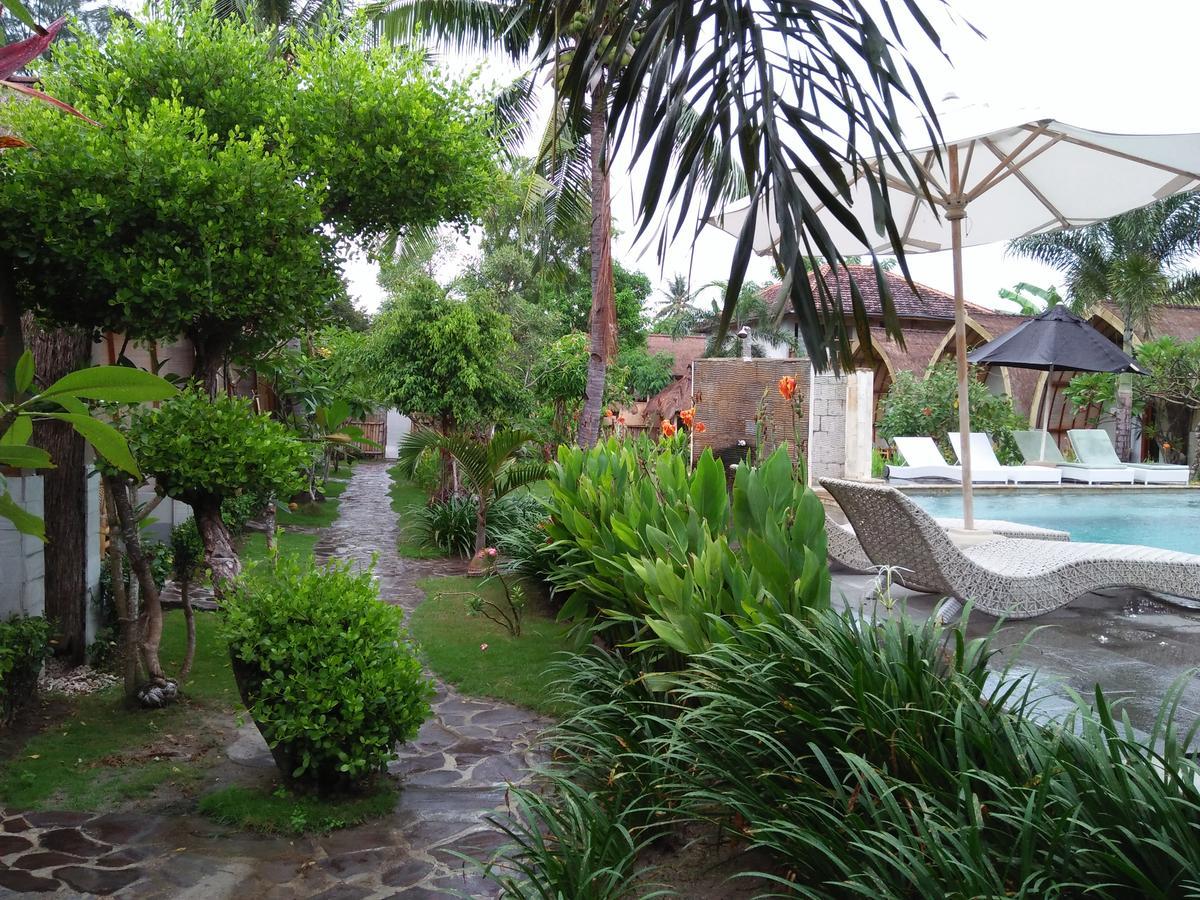 Puri Air Beach Resort & Spa Νησιά Γκίλι Εξωτερικό φωτογραφία